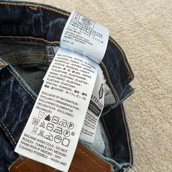 Levi's Premium 70s High Rise Slim Straight Jeans 26 Blue - Picture 10 of 10